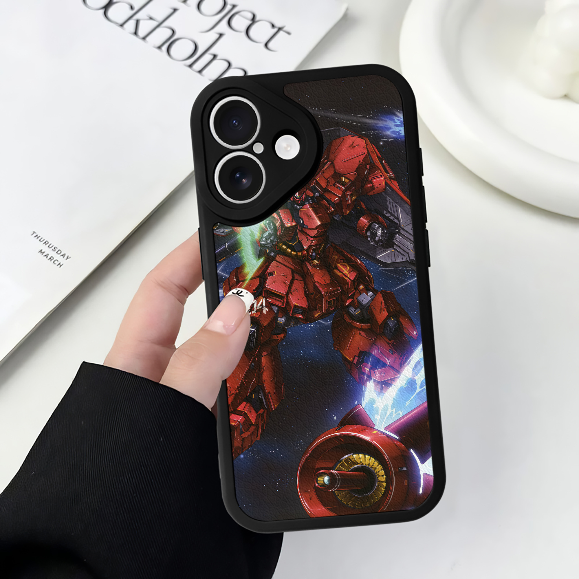（画像用） 機動戦士ガンダム Mobile Suit Gundam 【iPhone 16シリーズ対応】シリコンスマホケース（レザー調） 材質：シリコン